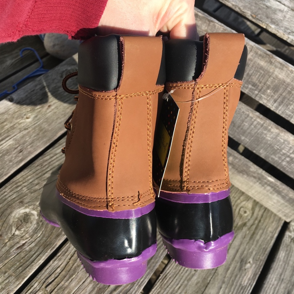 Purple Accented Duck Boots! NEW! - Picture 4 of 7